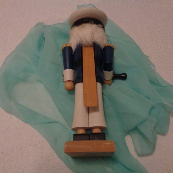 SAILOR WOODEN NUTCRACKER NUTCRACKER VILLAGE 11 INCHES - Picture 4 of 13